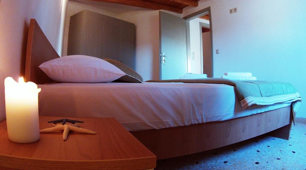 Arokaria Hideaway Suites Krotiri Rum bild